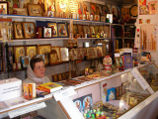 В Омской области открыли курсы вежливости продавцов церковных лавок