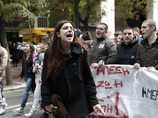 В Афинах демонстрация в память о подростке, застреленном полицейским, кончилась побоищем