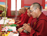 Священнослужители Буддийской традиционной Сангхи России начали сегодня в дацанах декламацию всех 108 томов священного текста "Ганжур"