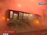 Петербургский автобус с 15 пассажирами угодил в яму с кипятком Петербургский автобус с 15 пассажирами угодил в яму с кипятком