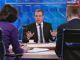 Среди комментариев пользователей по поводу беседы Медведева с журналистами Первого канала, "России", НТВ, РЕН ТВ и "Дождя" трудно найти положительные