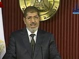 Согласно законопроекту, военные будут уполномочены производить аресты граждан. Газета отмечает, что президент страны Мухаммед Мурси подпишет закон в скором времени, однако точная дата его вступления в силу пока не известна