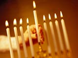 Торжества, посвященные одному из самых веселых еврейских праздников - Хануке, празднику света и огней, - начнутся в субботу и продлятся восемь дней