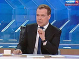 После окончания интервью Медведев добавил, обращаясь к журналисту НТВ Алексею Пивоварову: "Там нормально все будет, вы не волнуйтесь. Козлы они, что в восемь утра приходят... Ну просто, на самом деле это набор привычек"