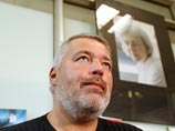 Главный редактор "Новой газеты" Дмитрий Муратов считает, что расследование убийства его сотрудницы Анны Политковской не доведено до конца потому, что настоящих преступников кто-то покрывает Главный редактор "Новой газеты" Дмитрий Муратов считает, что расследование убийства его сотрудницы Анны Политковской не доведено до конца потому, что настоящих преступников кто-то покрывает
