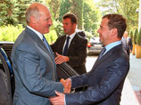 Российское руководство в лице экс-президента, а ныне премьера Дмитрия Медведева  не раз уличало Лукашенко во лжи в связи с отказом Белоруссии признать независимость Абхазии и Южной Осетии