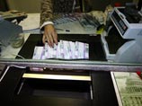 В московском обменнике клиент поменял 5 миллионов фальшивых рублей на доллары В московском обменнике клиент поменял 5 миллионов фальшивых рублей на доллары
