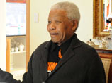 Нельсону Манделе удалили камни в желчном пузыре
