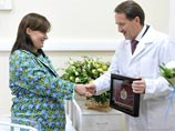 Мать миллионного жителя Воронежа одарили сертификатом на трехкомнатную квартиру или загородный дом