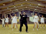 На второй строке разместился клип на песню Gangnam style южнокорейского исполнителя PSY