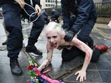 "Апокалипсис - это Путин": так FEMEN встретили российского президента в Брюсселе (ВИДЕО)