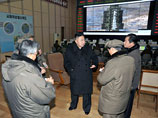 Северокорейских ученых, участвовавших в успешном запуске ракеты "Ынха-3" с тремя объектами, торжественно накормили