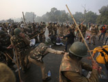 В Индии полиция начала стрелять в демонстрантов - погиб журналист