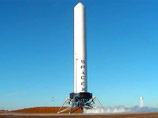 SpaceX провела очередное испытание ракеты с вертикальным взлетом: "Кузнечик" прыгнул на 40 метров (ВИДЕО)