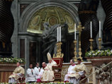 В ночь на 25 декабря Папа Римский Бенедикт XVI возглавил в соборе Святого Петра рождественскую мессу