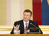 Украинский президент Виктор Янукович после вступления в должность главы государства в начале 2010 года добился законодательного закрепления за Украиной статуса внеблокового государства