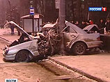 ДТП на востоке столицы: Mercedes  врезался в столб, двое погибших