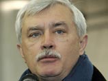 Губернатор Петербурга Георгий Полтавченко признает, что победить сосульки и наледь на крышах домов этой зимой городским коммунальщикам не удалось