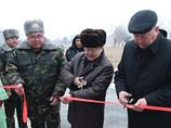 Волнения на границе Узбекистана и Киргизии начались после строительства пограничной заставы в баткенском селе Чарбак. Этот пропускной пункт официально был открыт в середине декабря 2012 года во время визита премьер-министра Киргизии