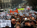 Тысячи испанцев вышли на "белый прилив" в знак протеста против приватизации медучреждений
