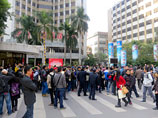 Журналисты одной из крупнейших китайских газет Southern Weekly собрались на акцию протеста после того, как цензоры из Компартии переписали передовицу новогоднего номера