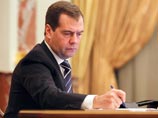 В правительстве изучили жалобы россиян Медведеву - на чиновников, дороги и коммуналку
