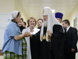 О деятельности РПЦ в отношении сирот патриарх говорил в ходе посещения московского роддома номер 3