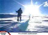 Снег сошел на группу сбившихся с маршрута россиян при спуске с горы Мкинварцвели в Казбегском районе на севере страны