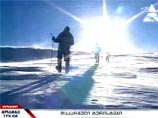 Снег сошел на группу сбившихся с маршрута россиян при спуске с горы Мкинварцвели в Казбегском районе на севере страны Снег сошел на группу сбившихся с маршрута россиян при спуске с горы Мкинварцвели в Казбегском районе на севере страны