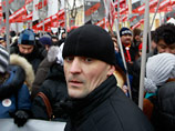 Полиция засняла, как Удальцов жег портрет, и доложит следователям Полиция засняла, как Удальцов жег портрет, и доложит следователям