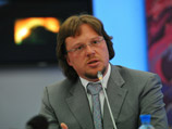Российский бизнесмен Сергей Полонский, попавший в переделку в Камбодже, пообещал местному королю произвести крупные инвестиции в экономику его страны после того, как россиянина освободят из местной тюрьмы Российский бизнесмен Сергей Полонский, попавший в переделку в Камбодже, пообещал местному королю произвести крупные инвестиции в экономику его страны после того, как россиянина освободят из местной тюрьмы