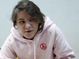 Осужденная условно участница панк-группы Pussy Riot Екатерина Самуцевич внезапно отозвала из адвокатской палаты Московской области свою жалобу на своих бывших адвокатов Николая Полозова и Виолетту Волкову накануне ее рассмотрения Осужденная условно участница панк-группы Pussy Riot Екатерина Самуцевич внезапно отозвала из адвокатской палаты Московской области свою жалобу на своих бывших адвокатов Николая Полозова и Виолетту Волкову накануне ее рассмотрения