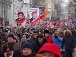 Депутаты Госдумы в частном порядке продолжают реагировать на неожиданно многолюдный "Марш против подлецов", прошедший в воскресенье в столице