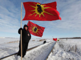 Возмущенные правительством канадские индейцы заблокировали транспортные магистрали