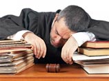Кстати, в 2008 году Верховный суд Австралии назначил повторное слушание дела двух наркокурьеров. Их адвокатам удалось доказать, что во время предыдущего слушания главный судья Иэн Додд постоянно засыпал и не контролировал ход процесса Кстати, в 2008 году Верховный суд Австралии назначил повторное слушание дела двух наркокурьеров. Их адвокатам удалось доказать, что во время предыдущего слушания главный судья Иэн Додд постоянно засыпал и не контролировал ход процесса