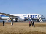 Американская авиастроительная корпорация Boeing приостанавливает поставки заказчикам новейшего пассажирского самолета Boeing-787 Dreamliner до выяснения причин неполадок, возникших в последнее время на этих лайнерах Американская авиастроительная корпорация Boeing приостанавливает поставки заказчикам новейшего пассажирского самолета Boeing-787 Dreamliner до выяснения причин неполадок, возникших в последнее время на этих лайнерах