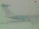 Накануне снегопад и ураганный ветер, порывы которого достигали 34 метров в секунду, нарушили воздушное движение в аэропорту Петропавловска-Камчатского