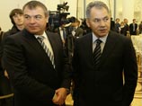 Шойгу исправил очередной "зигзаг Сердюкова", вернув командирам право присваивать воинские звания Шойгу исправил очередной "зигзаг Сердюкова", вернув командирам право присваивать воинские звания