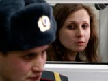 Активистки Pussy Riot рассказали о быте в колонии: "отмораживание", "прошивка" пальцев и "качание прав" Активистки Pussy Riot рассказали о быте в колонии: "отмораживание", "прошивка" пальцев и "качание прав"