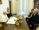 Папа римский Бенедикт XVI встретился с генеральным секретарем правящей Коммунистической партии Вьетнама Нгуен Фу Чонгом