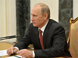 С декабря прошлого года проект новой редакции документа, который еще в мае поручил подготовить президент Владимир Путин, находится у него на столе, однако он до сих пор не подписан