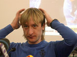 Плющенко снялся с чемпионата Европы, упав при исполнении акселя Плющенко снялся с чемпионата Европы, упав при исполнении акселя