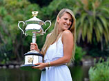 Виктории Азаренко вручили на Australian Open трофей с ошибочной гравировкой 