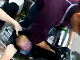 ВИДЕО: в атакованной циклоном Австралии младенца спасли из бурного потока с помощью сумки ВИДЕО: в атакованной циклоном Австралии младенца спасли из бурного потока с помощью сумки