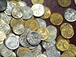 Кроме того, первый зампред ЦБ считает правильным вывести из обращения все монеты номиналом до одного рубля, поскольку изготовление 90% монет в России убыточно