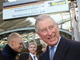 Принц Чарльз впервые за 33 года спустился в метро и побывал на "платформе Гарри Поттера"