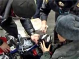 Украинских хоккеистов задержали в Хабаровске за контрабанду икры (ВИДЕО) Украинских хоккеистов задержали в Хабаровске за контрабанду икры (ВИДЕО)