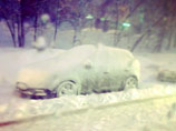 Из-за обильного снегопада, не прекращающего с утра, на улицах Москвы образовались серьезные пробки