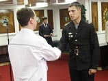 Наркотический скандал в "Саянах": арестованы капитан команды и хоккеист-морпех, награжденный Медведевым Наркотический скандал в "Саянах": арестованы капитан команды и хоккеист-морпех, награжденный Медведевым