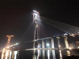 Завершен монтаж вантовой системы моста на остров Русский, март 2012 года